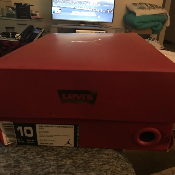 New Jordan 4s mens special edition Levis - Picture 3 of 6